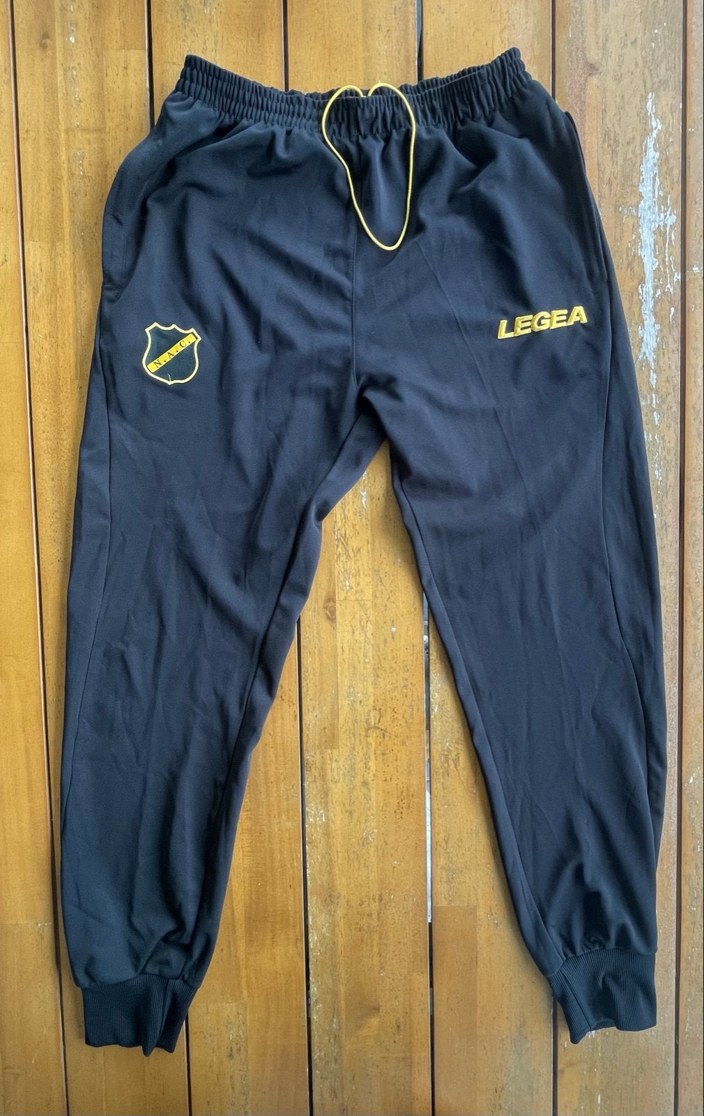NAC Breda joggingbroek zwart, maat XL met ritszakken, Kleding | Heren, Sportkleding, Zwart, Maat 56/58 (XL), Ophalen of Verzenden