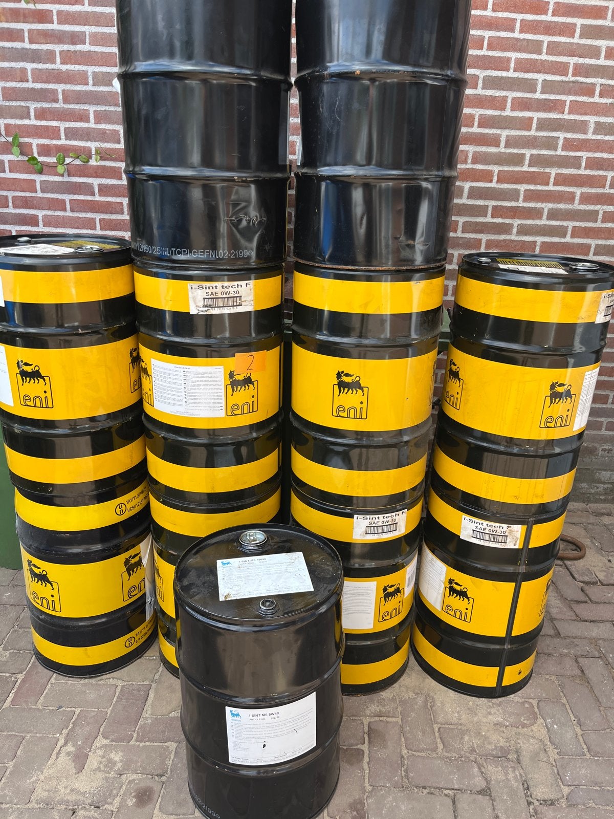 Olie vat.  60 liter.  Uitgelekt. Met afsluitdoppen, Ophalen