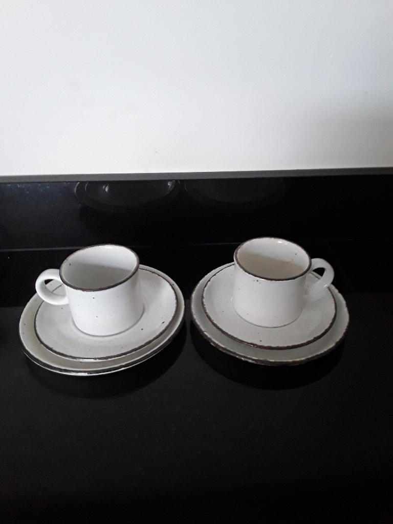 2 Midwinter stonehenge onbijtsetjes, Overige materialen, Verzenden, Zo goed als nieuw, Bord(en)