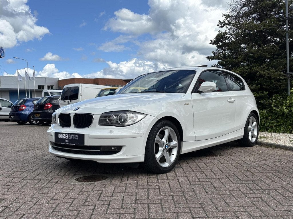 BMW 1-serie 118i High Executive, Xenon, Dakje Nette auto!, 1-Serie, Euro 5, Zwart, 4 stoelen