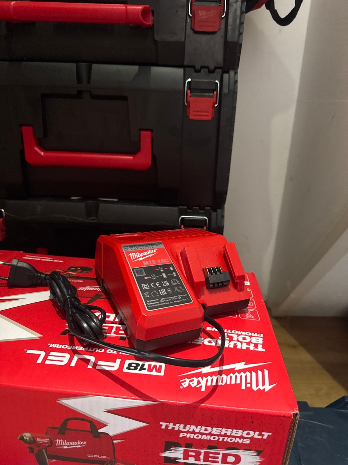 Milwaukee M12-18C Oplader - Ongebruikt, Ophalen of Verzenden, Nieuw