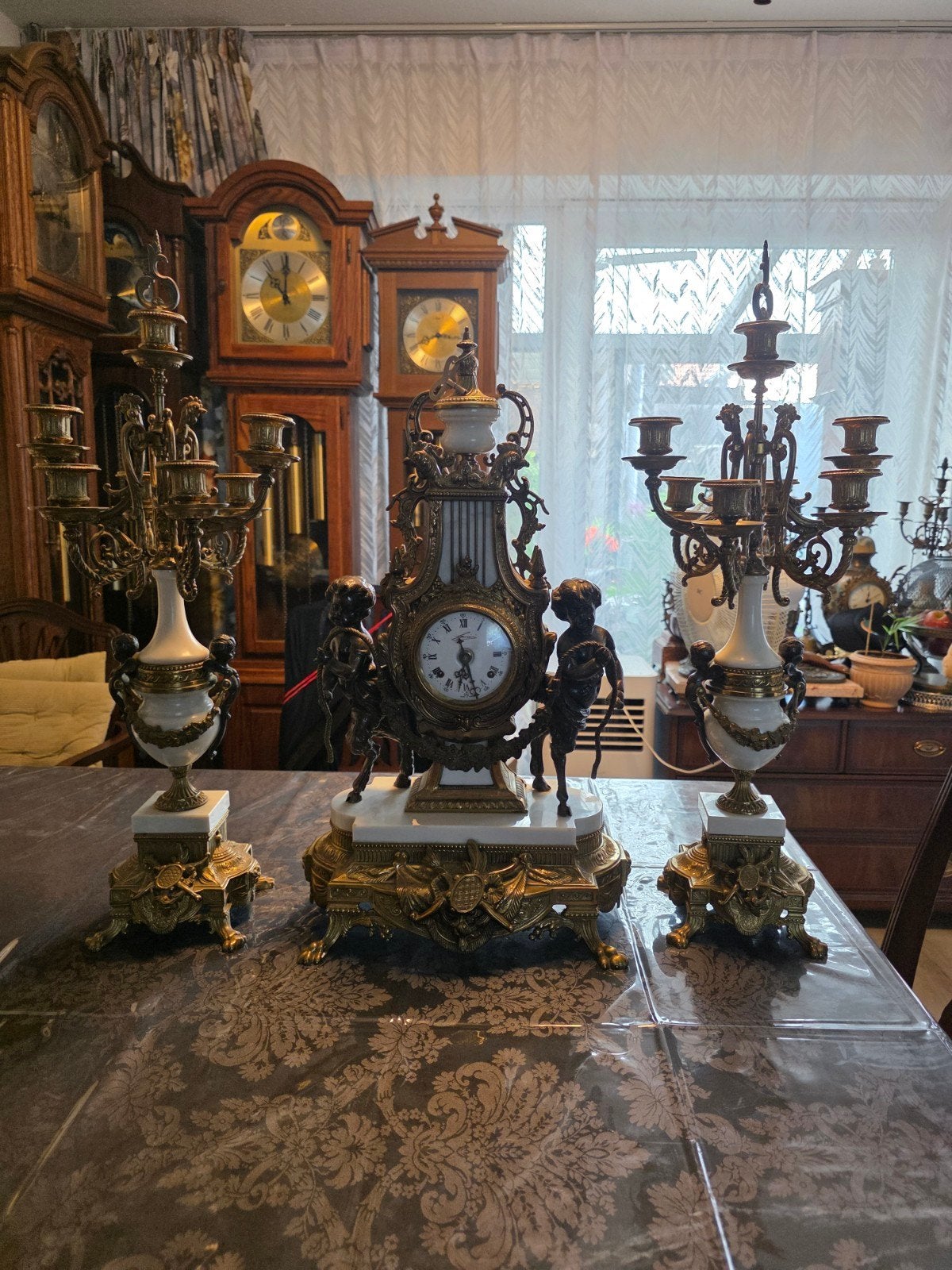 Antieke Franse pendule met kandelaars, brons en marmer, Antiek en Kunst, Antiek | Klokken, Ophalen