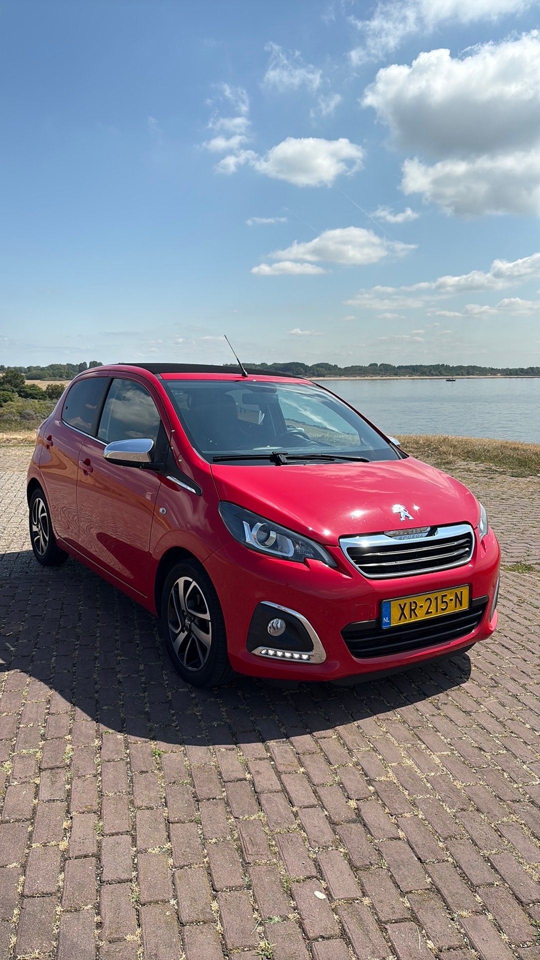 Peugeot 108 1.0 E-vti 72pk 5D 2019 Rood, Auto's, Peugeot, Voorwielaandrijving, 4 stoelen, Origineel Nederlands, Handgeschakeld