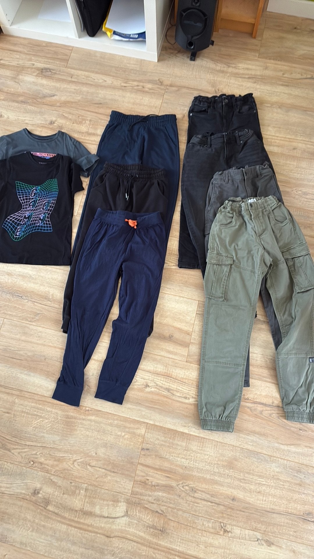 Kinderkleding broeken swetpants en sirts, Ophalen of Verzenden, Gebruikt, Maat 134