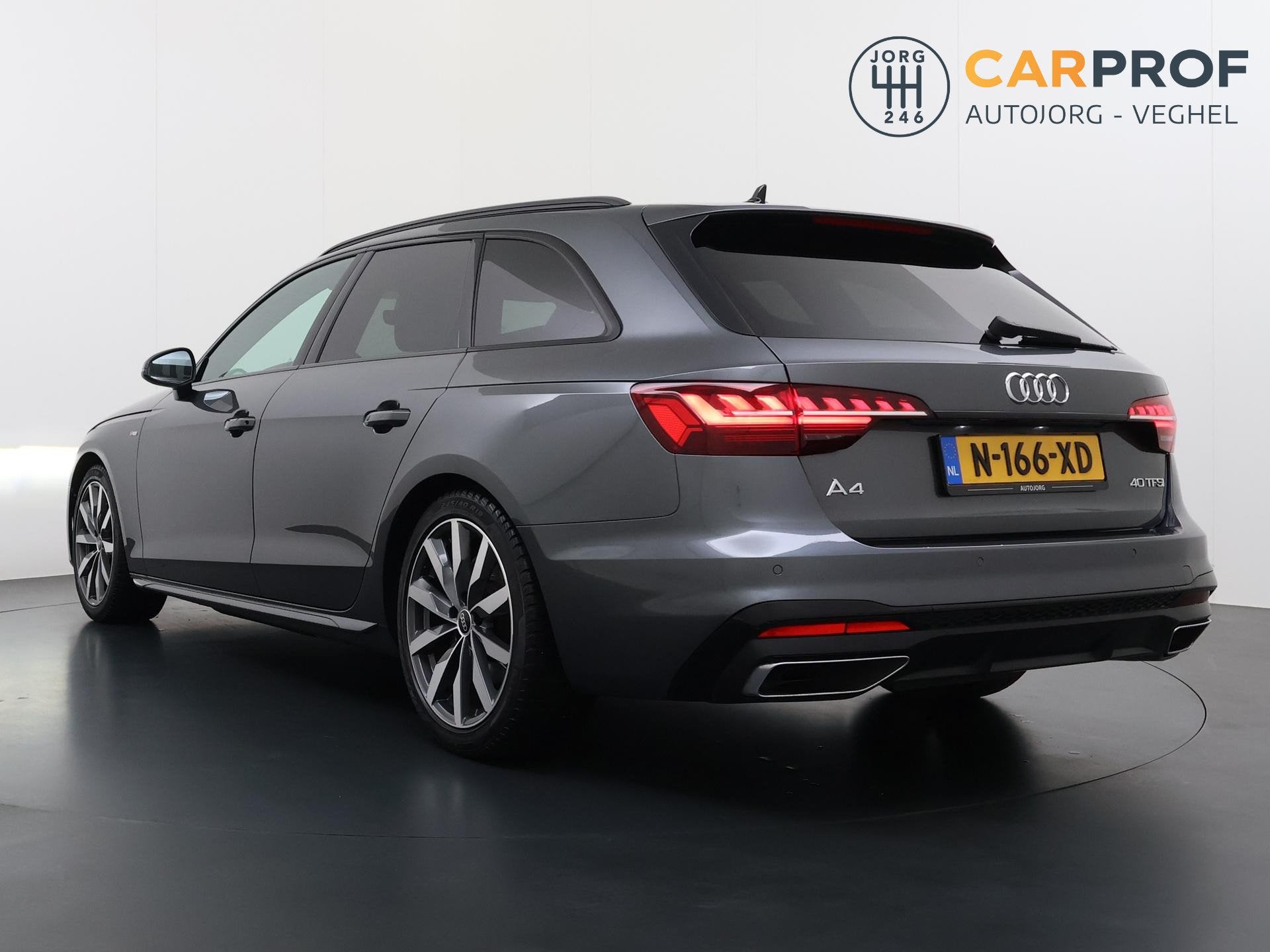 Audi A4 Avant 40 TFSI S- Line 2.0 TFSi 204 PK Competition NL, Gebruikt, 4 cilinders, 1984 cc, Origineel Nederlands