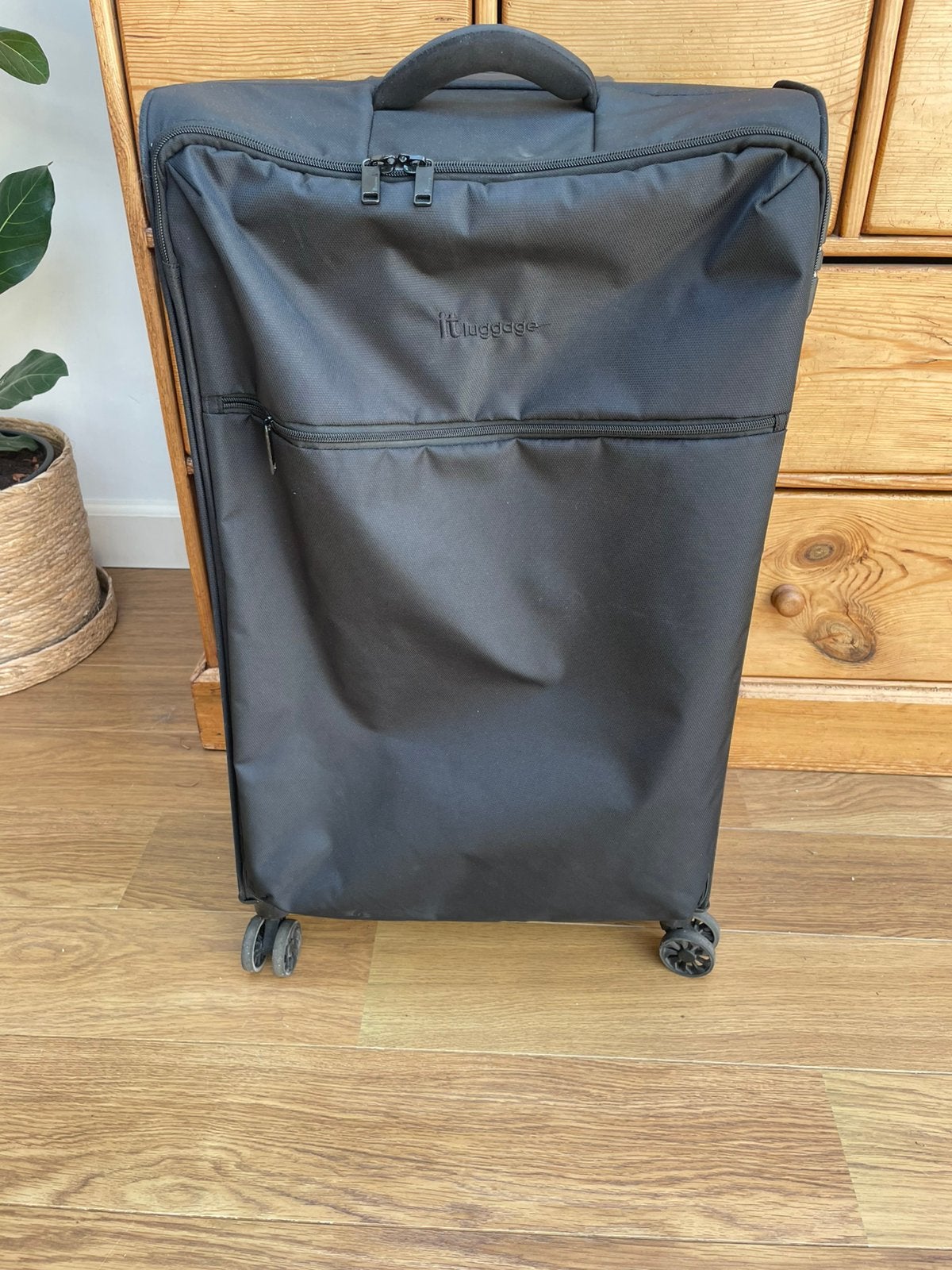Zwarte koffer Primark lichtgewicht, Sieraden, Tassen en Uiterlijk, Koffers, 45 tot 55 cm, Zo goed als nieuw, 70 cm of meer, Zacht kunststof
