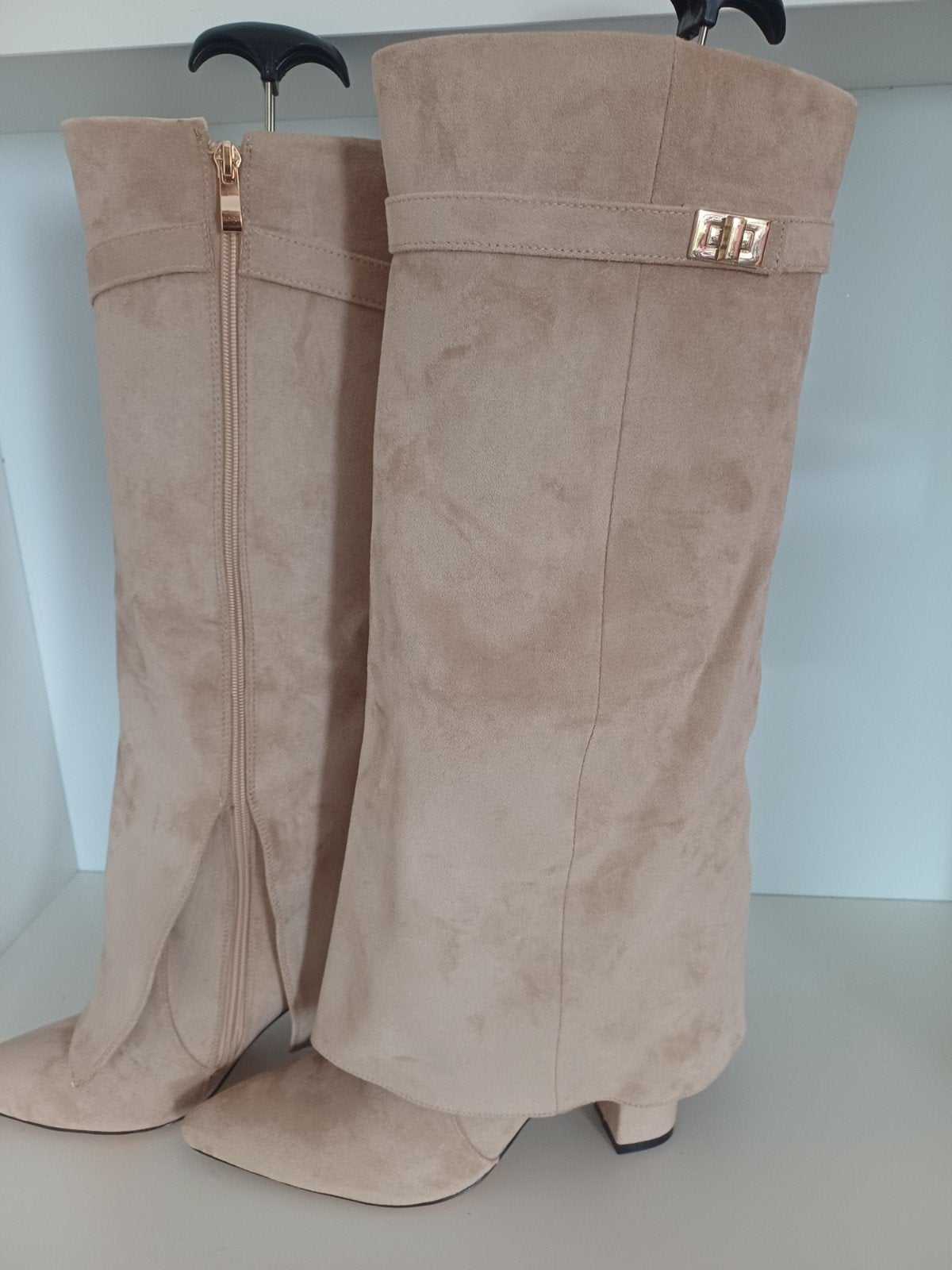 Laarzen met hak, Kleding | Dames, Overige Dameskleding, Ophalen of Verzenden, Nieuw