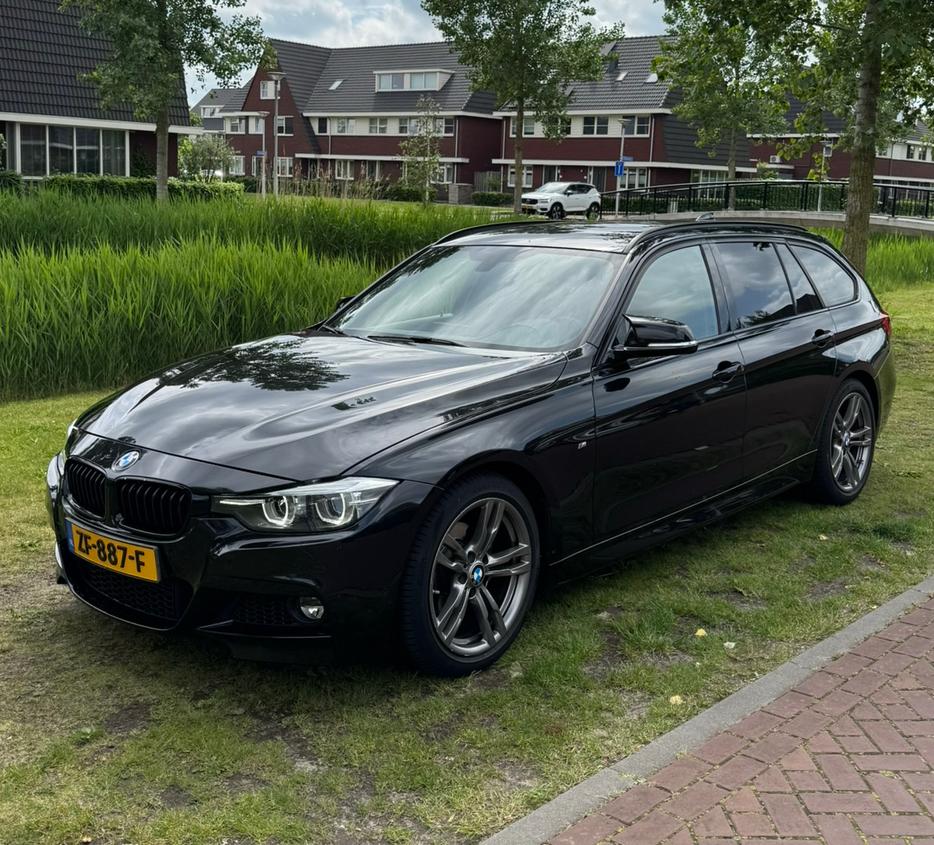 BMW F31 lci 318i M-pakket shadowline Nederlandse auto!, Automaat, Euro 6, 1465 kg, Zwart