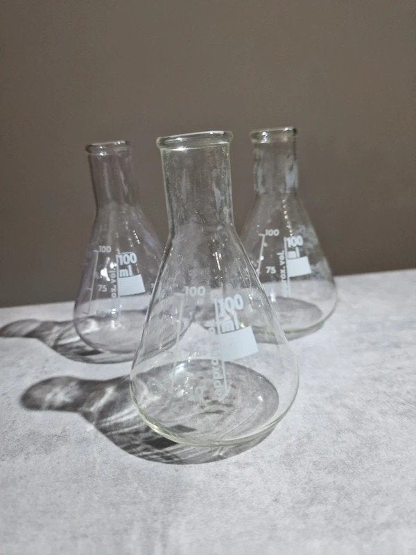 3x Vintage Erlenmeyer 100 ml – Laboratoriumglas, Antiek en Kunst, Ophalen of Verzenden