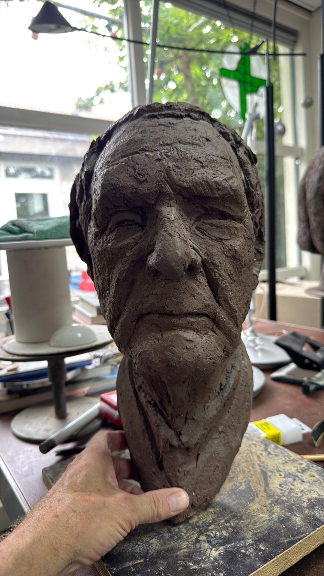 Levensecht portret van oude man. Keramiek, Tuin en Terras, Ophalen, Zo goed als nieuw, Overige materialen