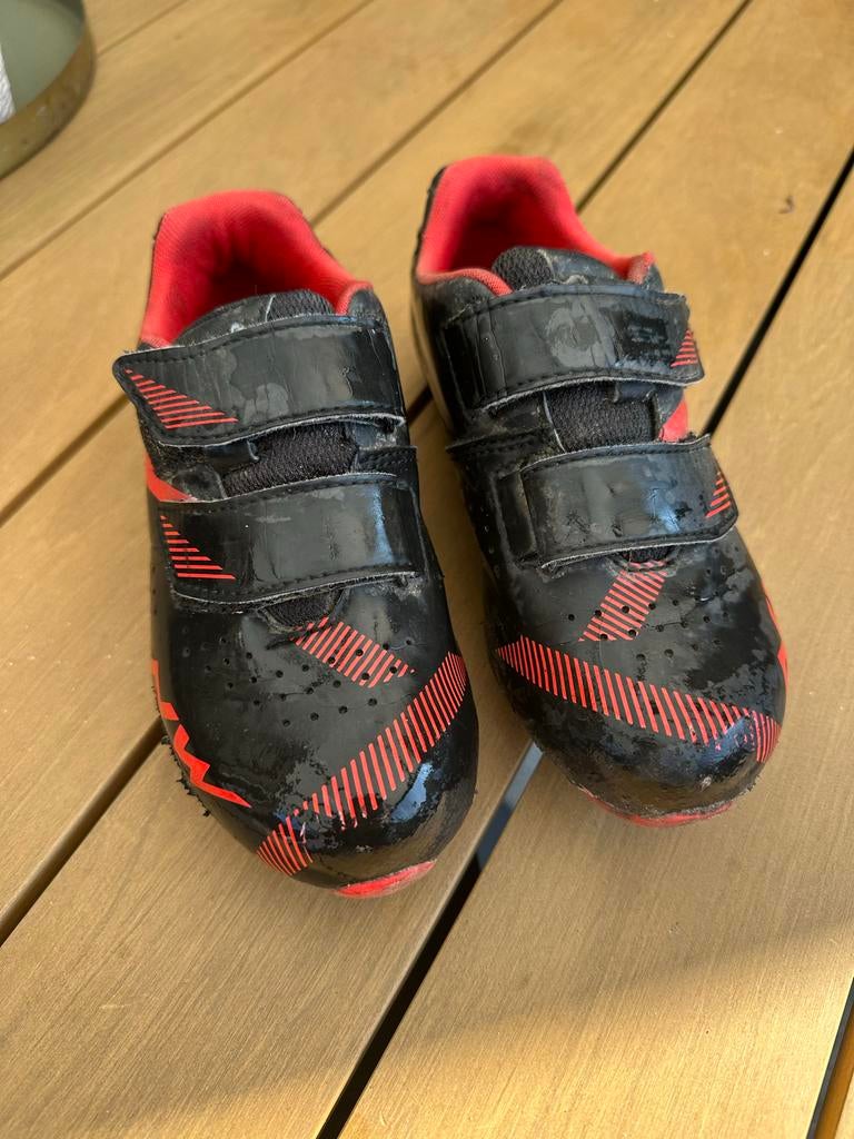 Mtb schoenen maat 33 - Zwart/Rood, Fietsen en Brommers, Fietsaccessoires | Fietskleding, Gebruikt, Kinderen, Schoenen, Overige maten