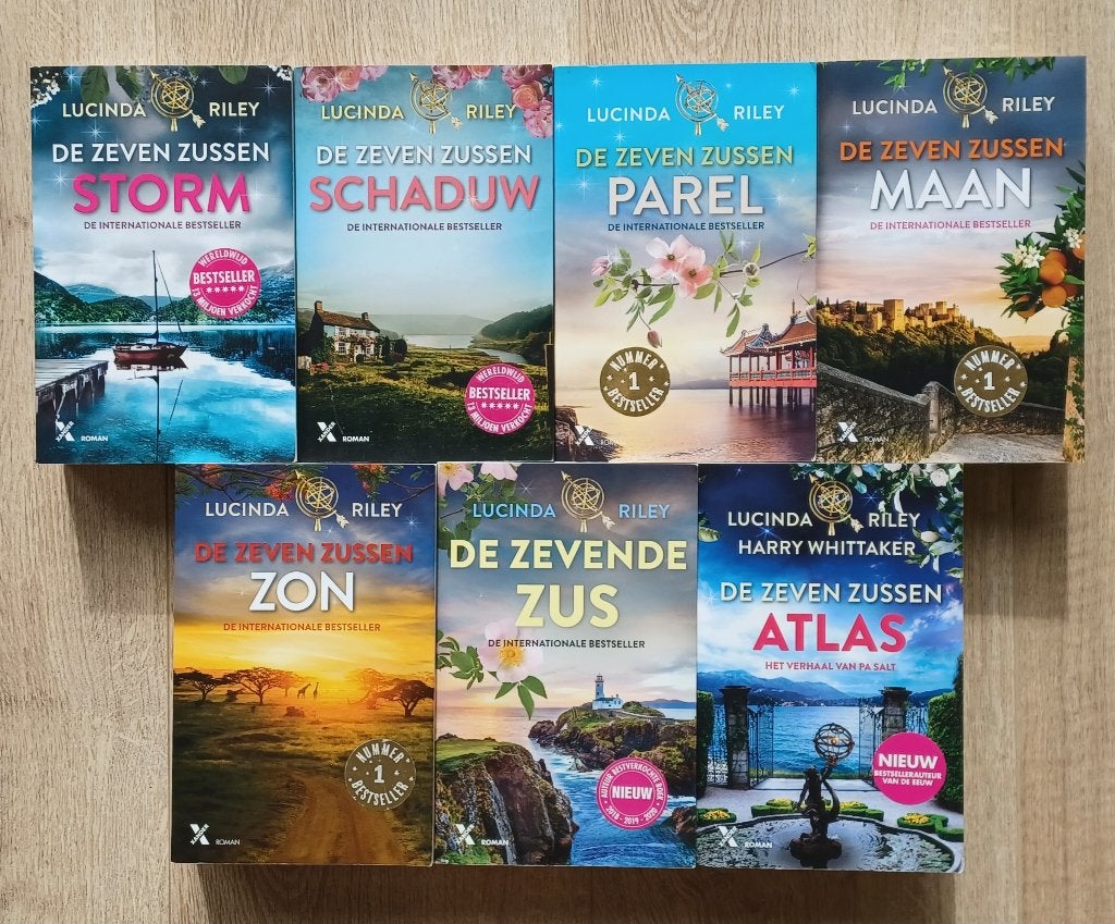 9x Lucinda Riley - De Zeven Zussen (boek 2-8) + 2 andere, Boeken, Romans, Ophalen, Zo goed als nieuw, Lucinda Riley, Europa overig