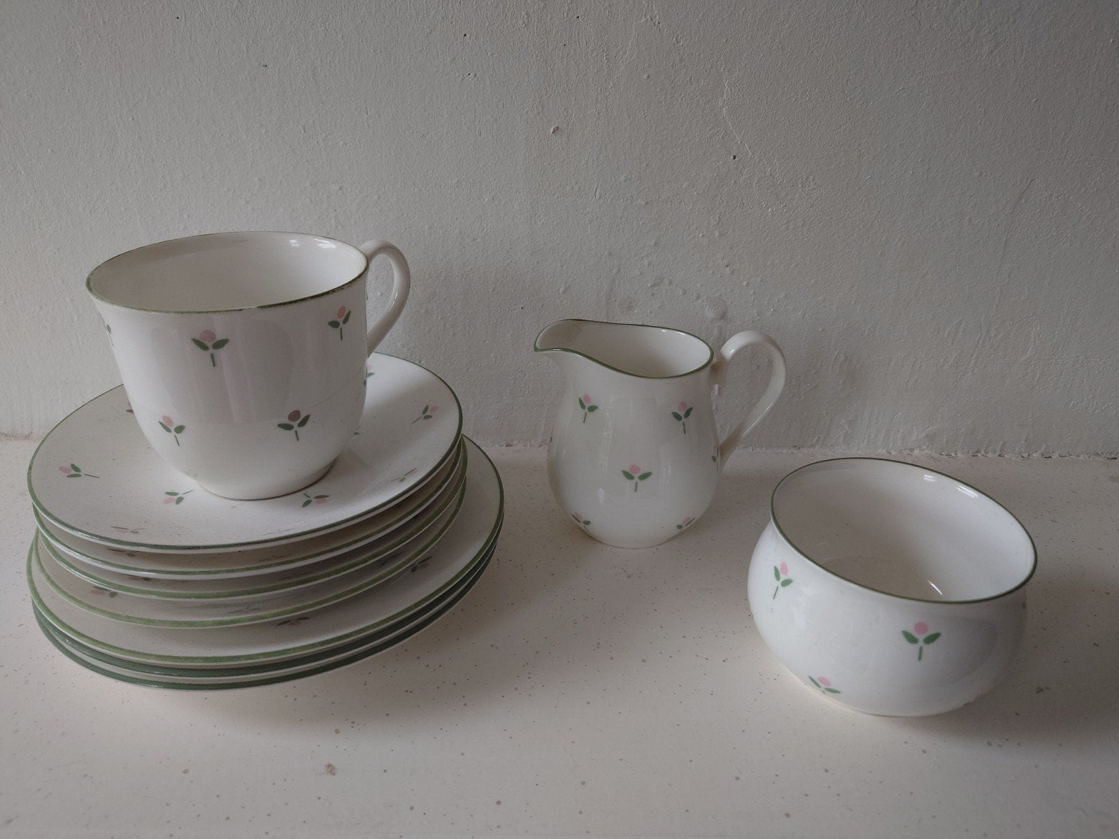 Laura Ashley theeservies met roosjes - Made in England, Ophalen of Verzenden, Porselein, Overige stijlen
