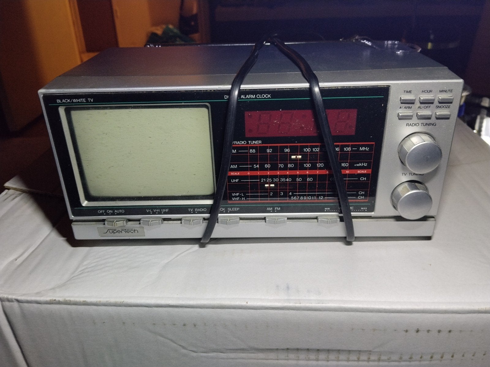 Vintage SuperTech wekker/radio/zwart-wit TV - werkend, Ophalen of Verzenden, Overige merken