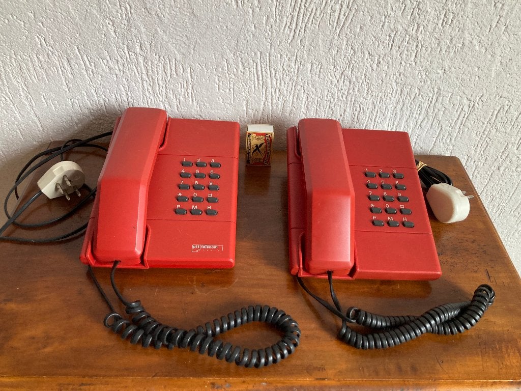 2x rode PTT Telecom Twintoon 10 & 10N telefoontoestellen, Telecommunicatie, Ophalen of Verzenden, Zo goed als nieuw