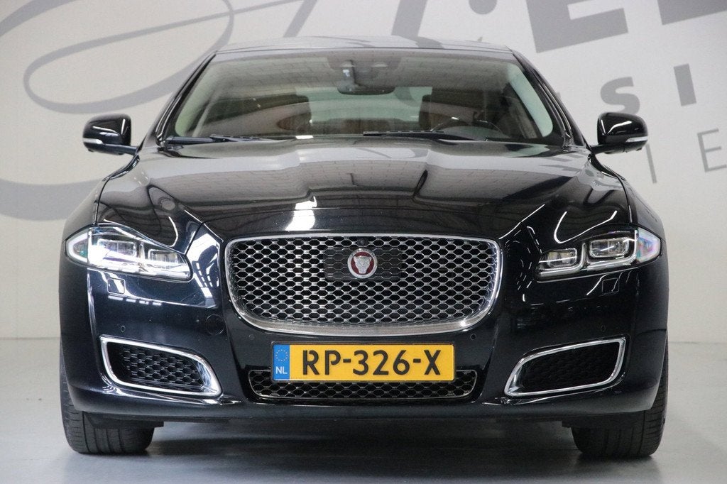 Jaguar XJ 3.0 V6 SC AWD Autobiography LWB/Apple carplay/NAP/, Auto's, Jaguar, Automaat, Gebruikt, 2995 cc, Bedrijf