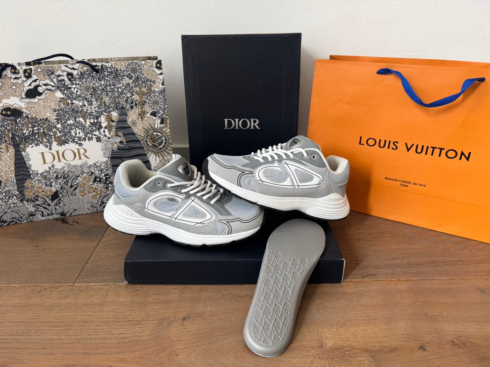 Dior B30 grijs met wit, Ophalen of Verzenden, Nieuw