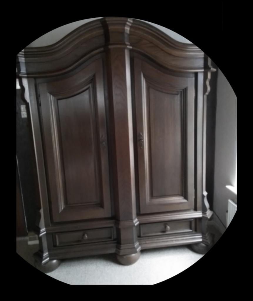 Massieve eiken kast met twee deuren en lades, Antiek en Kunst, Antiek | Meubels | Kasten, Ophalen