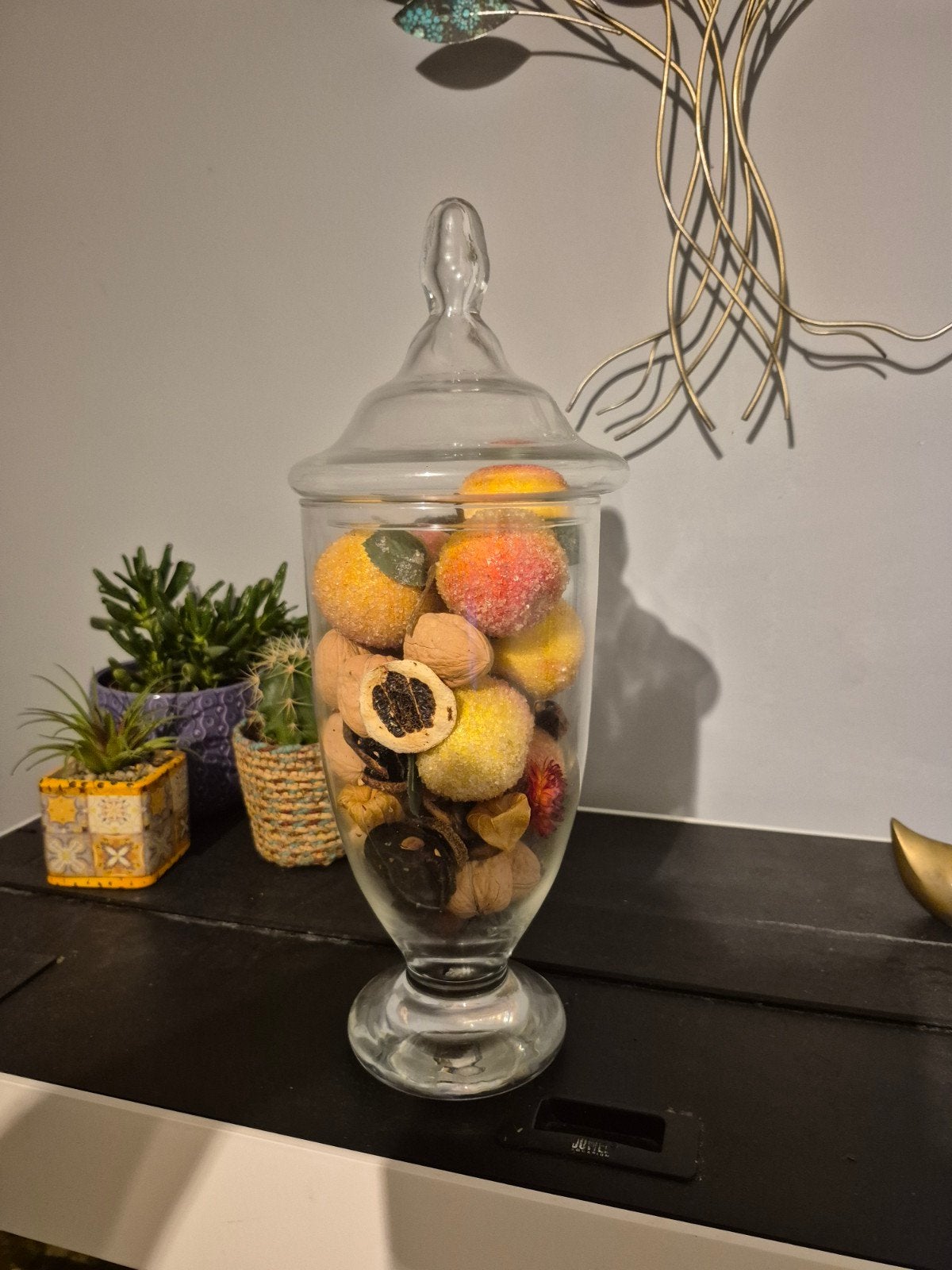 Decoratieve glazen pot met deksel en inhoud, Huis en Inrichting, Woonaccessoires | Overige, Meerkleurig, Overige stijlen, Ophalen of Verzenden