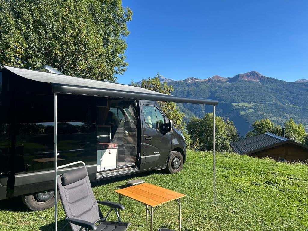 Buscamper Renault Master - volledig zelfvoorzienend!! 5.5mtr, Caravans en Kamperen, Campers, Overige merken, Chemisch toilet, Koelkast