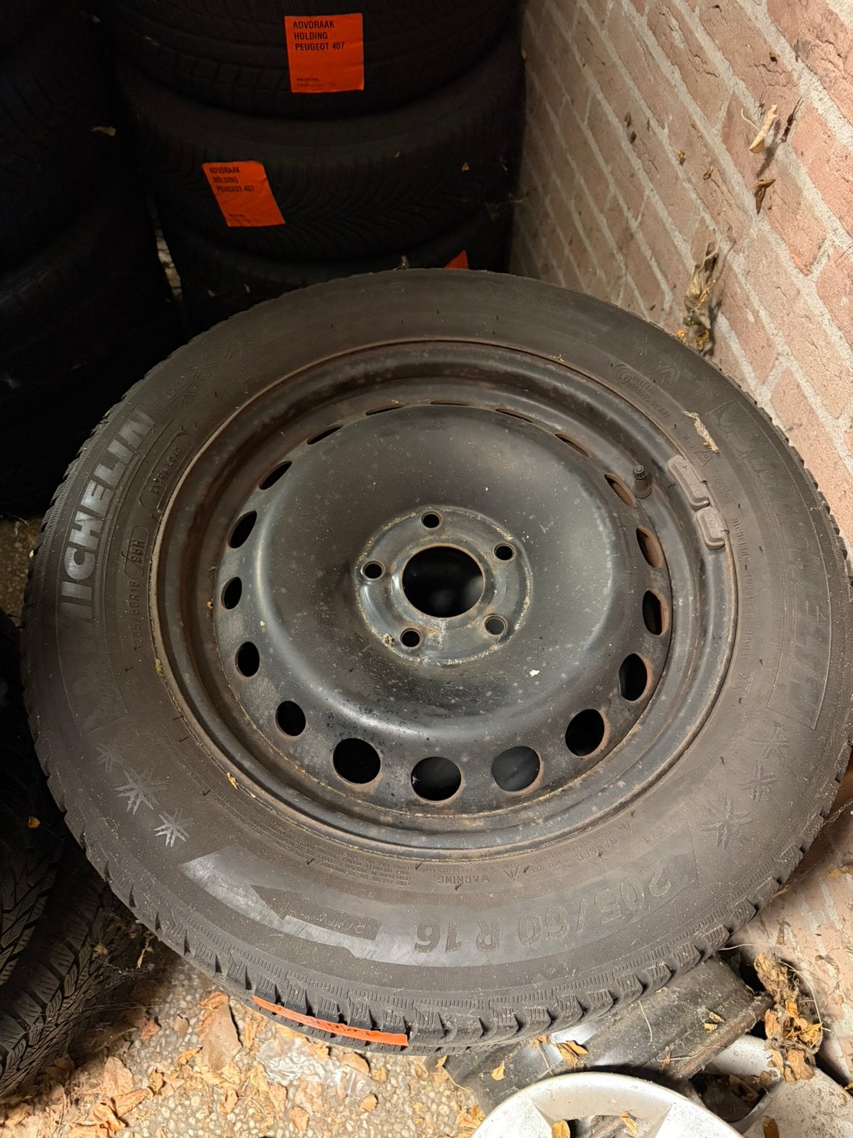 Complete set stalen velgen met Michelin Alpin 5 205/60 R16, Ophalen of Verzenden, Gebruikt