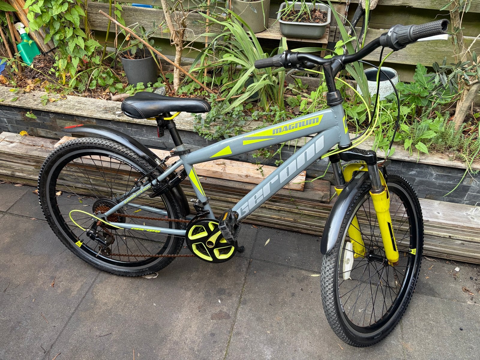 Kinderfiets 24 inch - Grijs/Geel, Ophalen, Gebruikt, 20 inch of meer