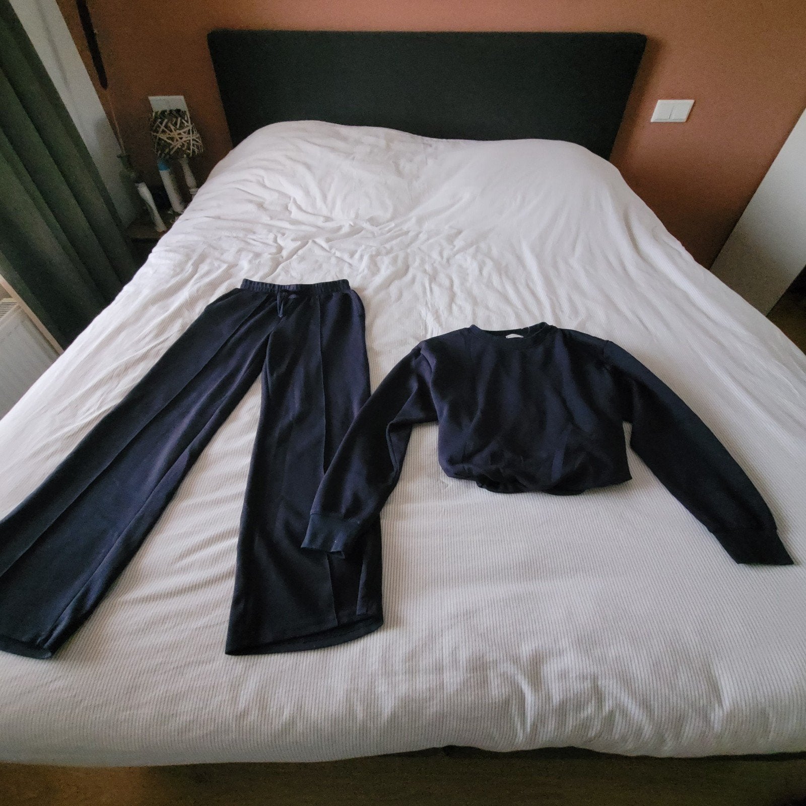 Donkerblauw comfortabel pak (trui 146/152, broek 140), Kinderen en Baby's, Kinderkleding | Overige, Ophalen, Zo goed als nieuw
