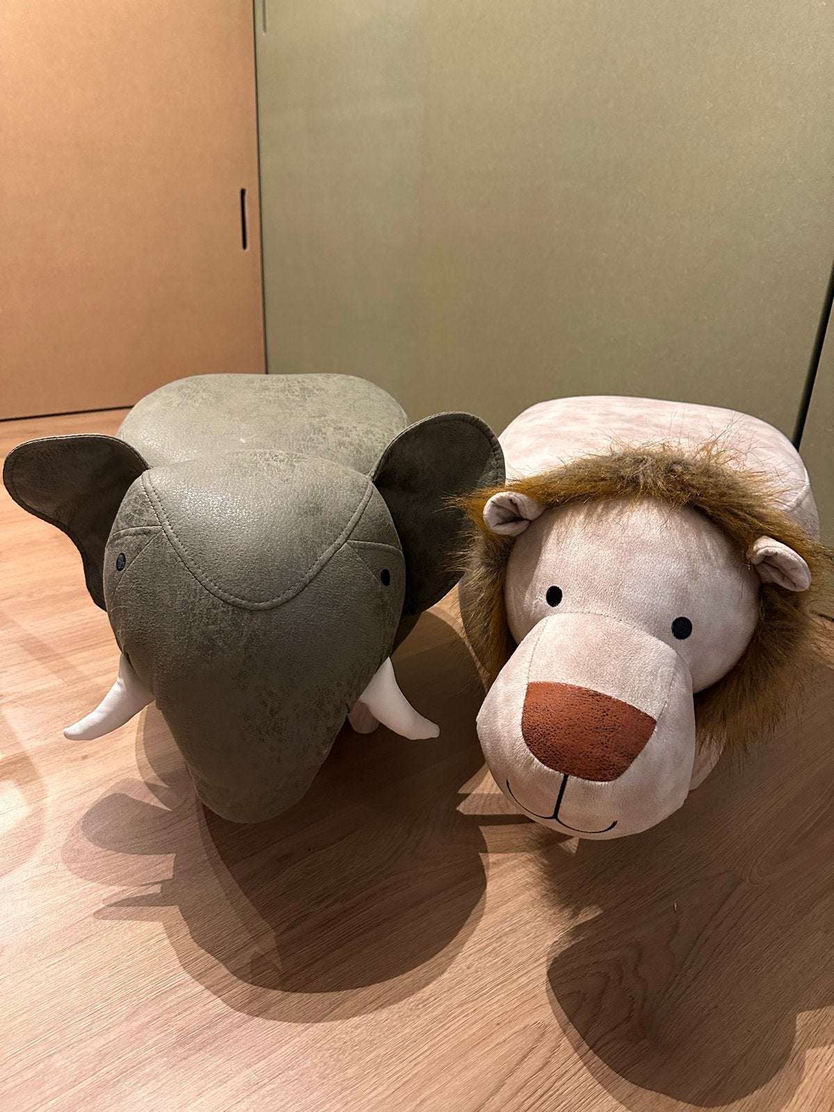 Leeuw en Olifant Krukken - Zo goed als nieuw, Huis en Inrichting, Ophalen, Zo goed als nieuw, Overige materialen