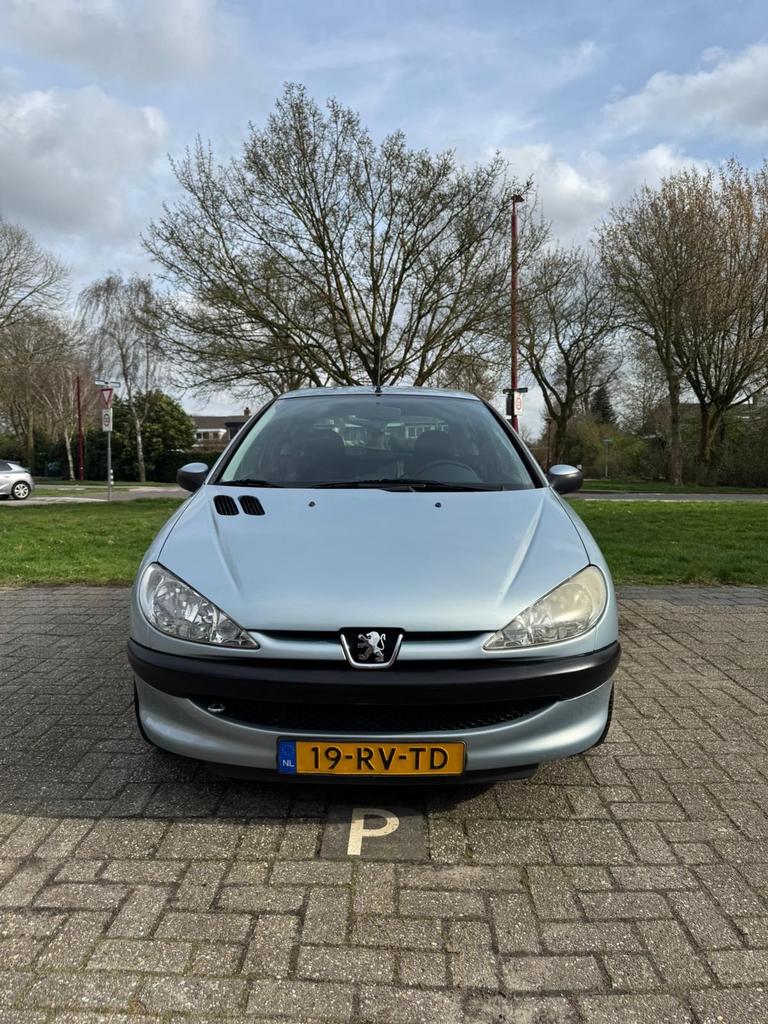Peugeot 206 1.4 X-line 3D 2005 Grijs, Voorwielaandrijving, 31 €/maand, 4 cilinders, Origineel Nederlands