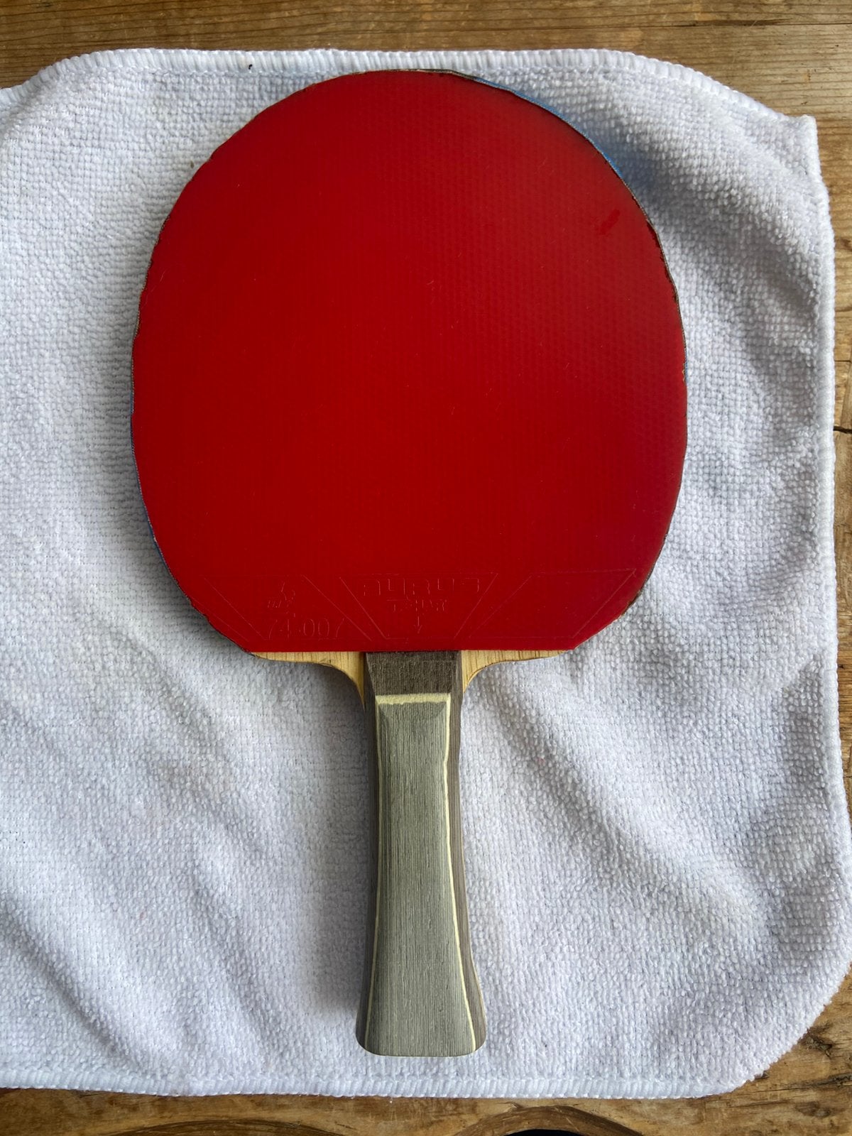Tafeltennisbatje Tibhar Allround Classic met Aurus rubbers, Ophalen of Verzenden, Zo goed als nieuw, Net, Batje(s) of Balletje(s)