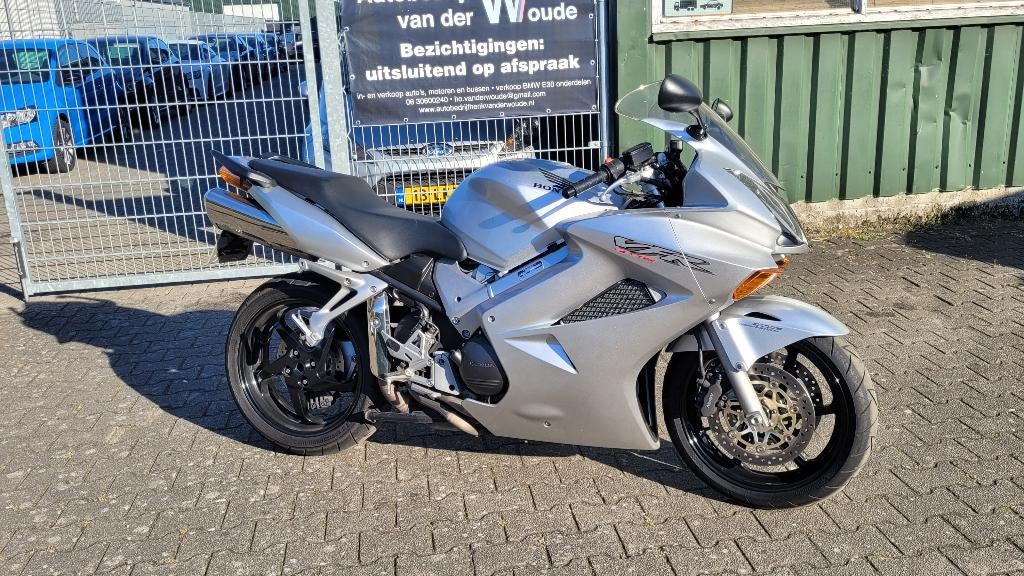 HONDA VFR 800F-2, Motoren, 4 cilinders, Meer dan 35 kW, Handgeschakeld, Gebruikt