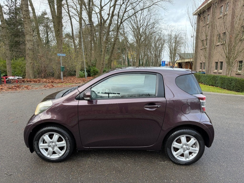 Toyota IQ 1.0 VVTI - Airco - Lm velgen - APK 05-2026 !!!, Gebruikt, Overige kleuren, 4 stoelen, Origineel Nederlands