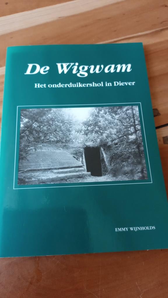 De Wigwam ( Het onderduikershol in Diever), Ophalen of Verzenden
