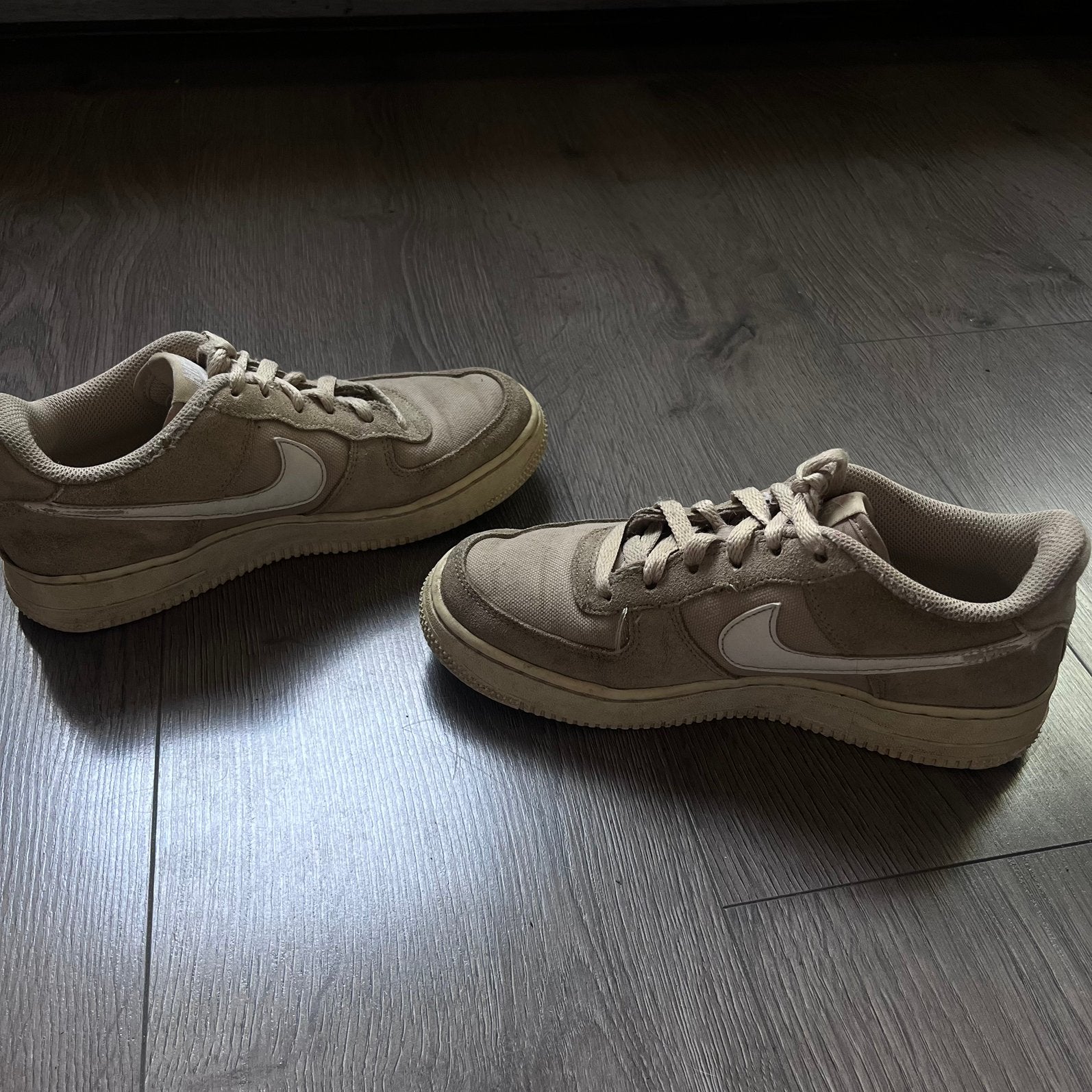 Nike Air Force, Bruin, Ophalen of Verzenden, Sneakers of Gympen, Gedragen