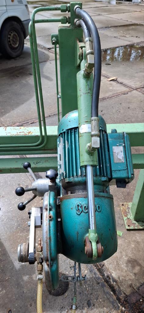 BCW0 hydrolische zaagmachine/hydrolische pers, Gebruikt, 70 mm of meer, Bewo, Ophalen of Verzenden