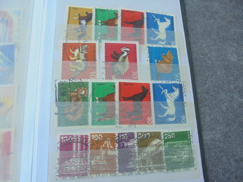 Duitsland. Berlijn.  paar leuke gestempelde series, Ophalen of Verzenden, Buitenland