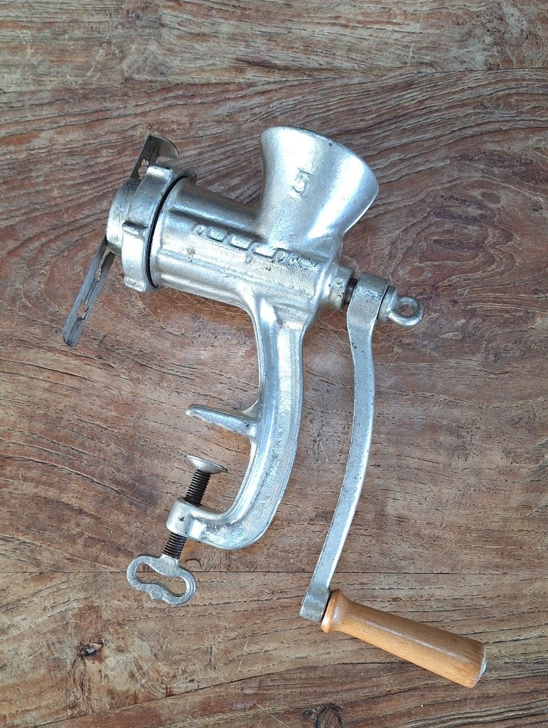 vintage oude Alfa gehaktmolen vleesmolen met tafelbladklem, Ophalen of Verzenden