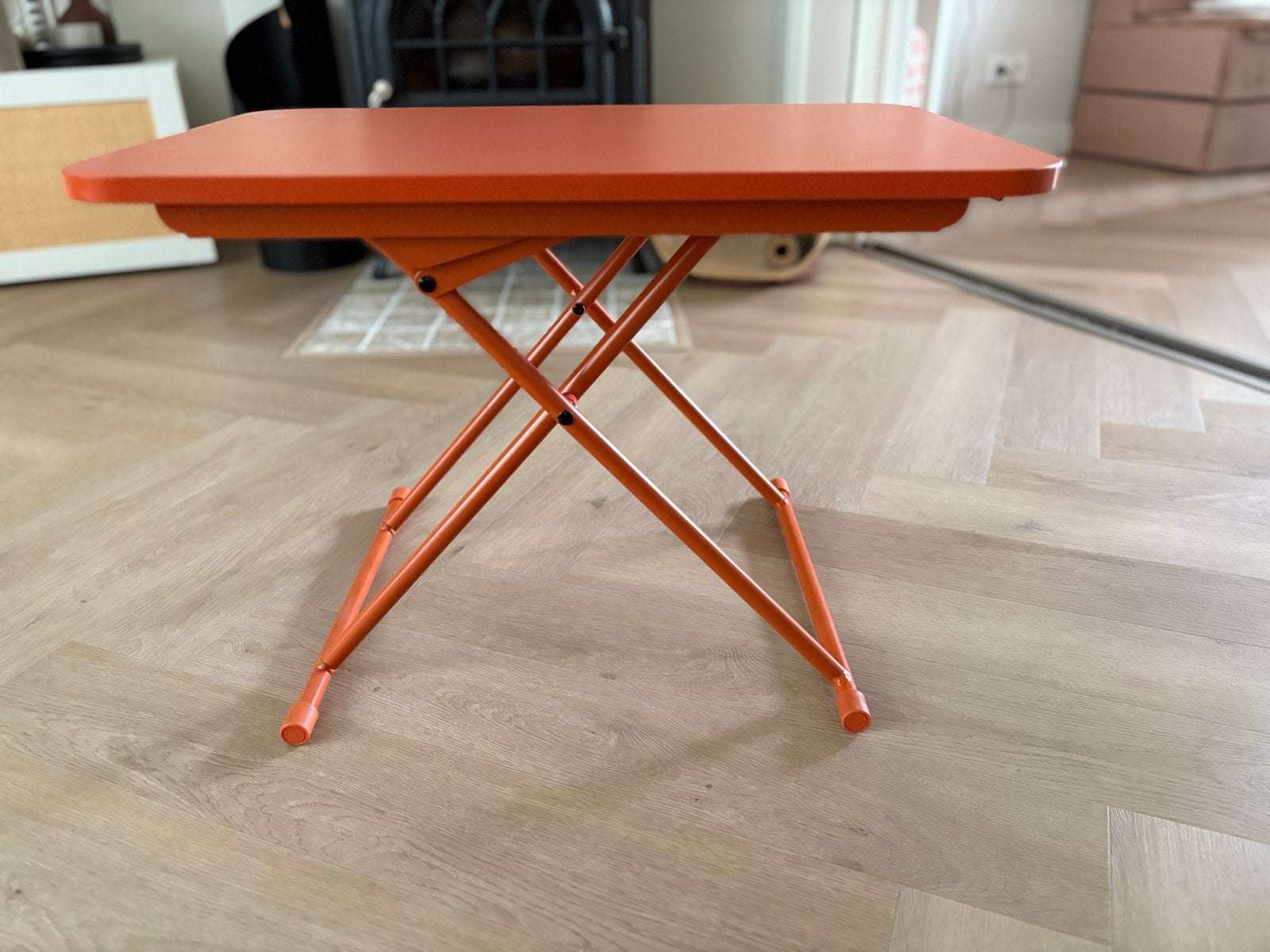IKEA DUBBLA laptop standaard 69x40, Computers en Software, Ophalen, Zo goed als nieuw, In hoogte verstelbaar