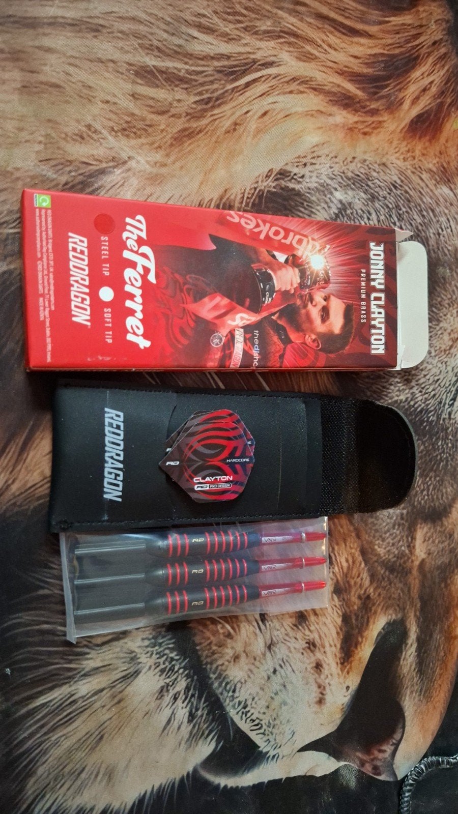 Nieuwe RedDragon Jonny Clayton The Ferret Steeltip Darts 24g, Sport en Fitness, Darts, Nieuw, Pijlen, Ophalen of Verzenden