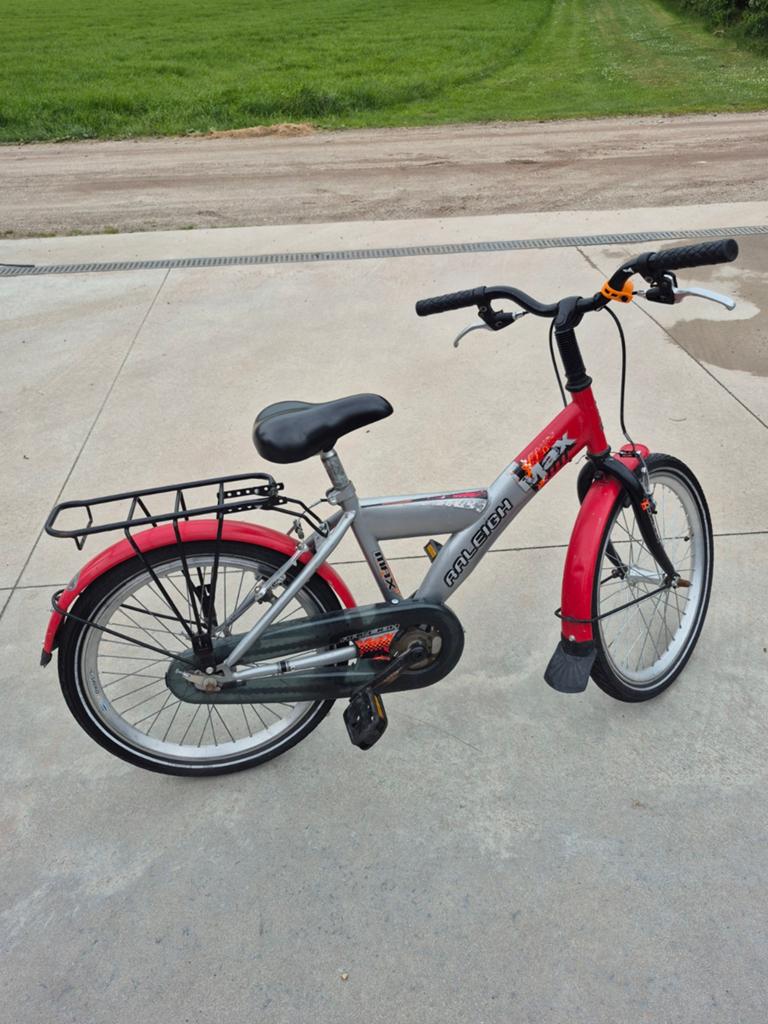 Raleigh Max kinderfiets - Rood/Zilver - 20 inch, Fietsen en Brommers, Gebruikt, Velgrem, Minder dan 49 cm, Ophalen