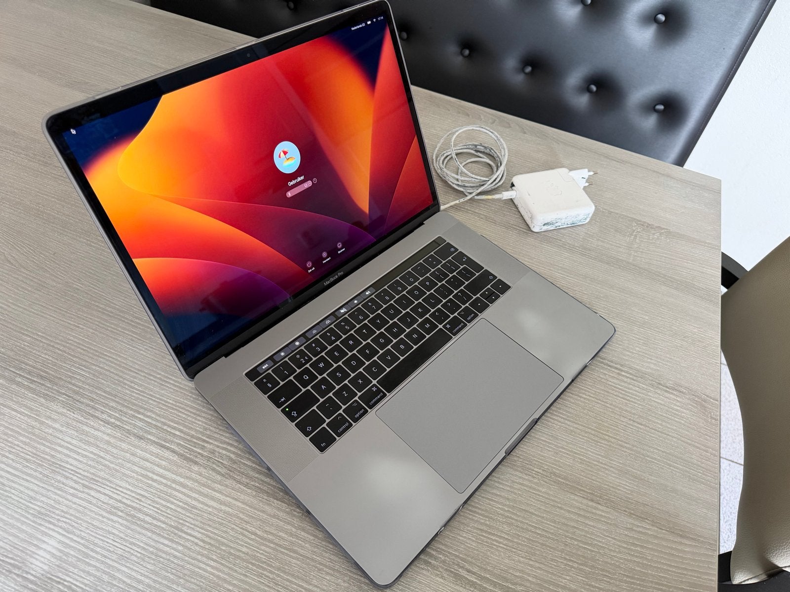 MacBook Pro 15,4” Retina, 2017 - Perfecte staat met hoes, 2 tot 3 Ghz, 512 GB, Zo goed als nieuw, 16 GB