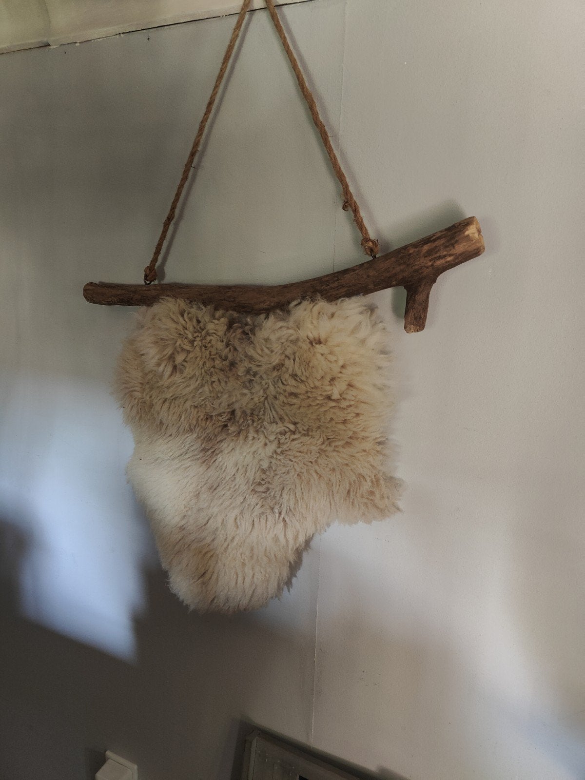 Wandhanger schapenvacht, Hout, Nieuw, Handgemaakt, Ophalen