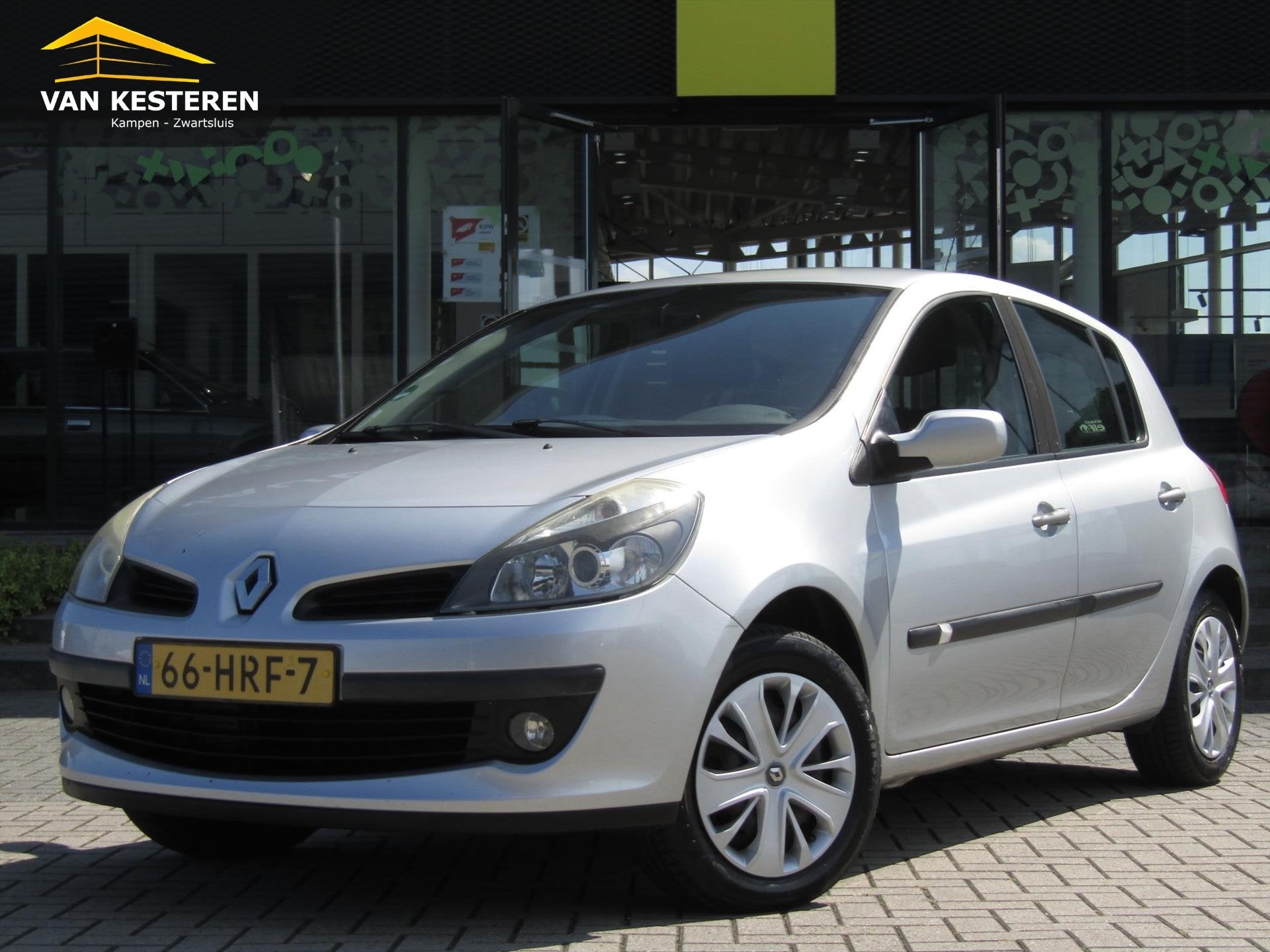 RENAULT Clio 1.2 TCE 100 5-DRS Dynamique / Trekhaak / Cruise, Auto's, Voorwielaandrijving, Dealer onderhouden, Gebruikt, Zwart