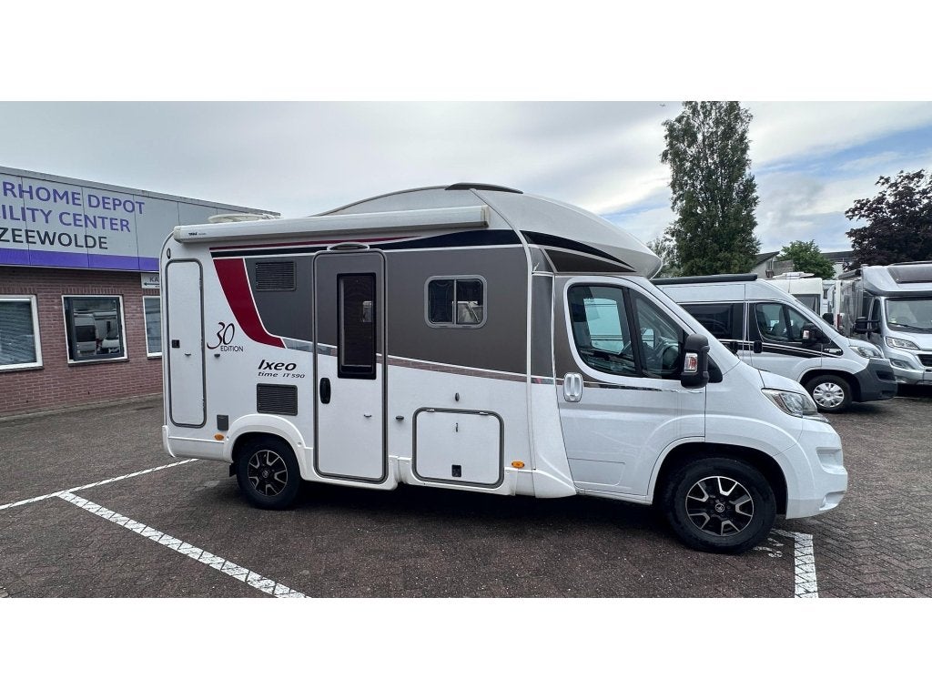 Bürstner Ixeo Time IT 590 30 Years Edtion Compact 5, Caravans en Kamperen, Tot en met 2, Bedrijf, Koelkast, Bürstner