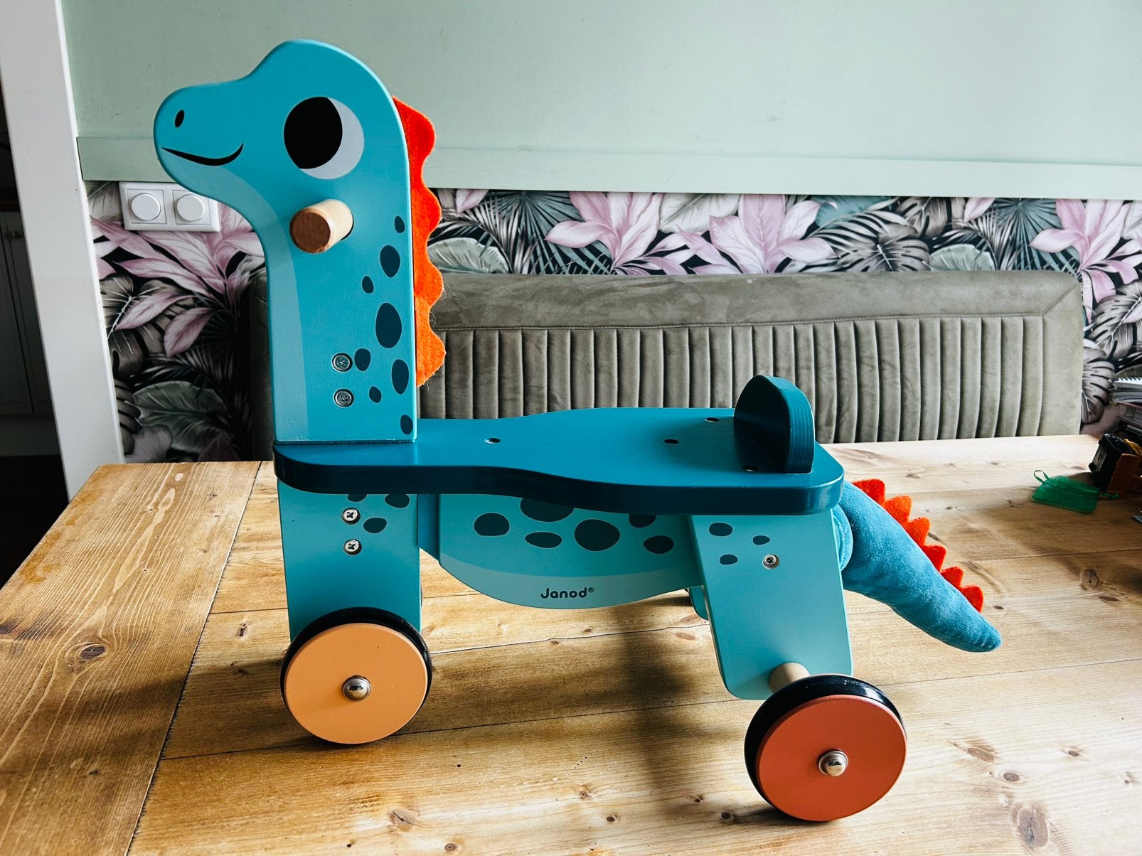 Loopfietsje dinosaurus, Ophalen, Zo goed als nieuw, Loopfiets