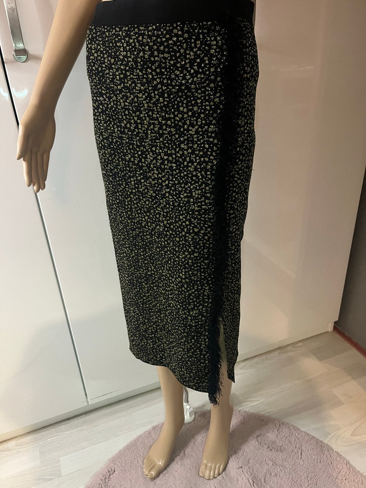 Essentiel Antwerp Zwarte Rok met Gouden Details en Franjes, Kleding | Dames, Maat 38/40 (M), Verzenden, Zwart, Zo goed als nieuw