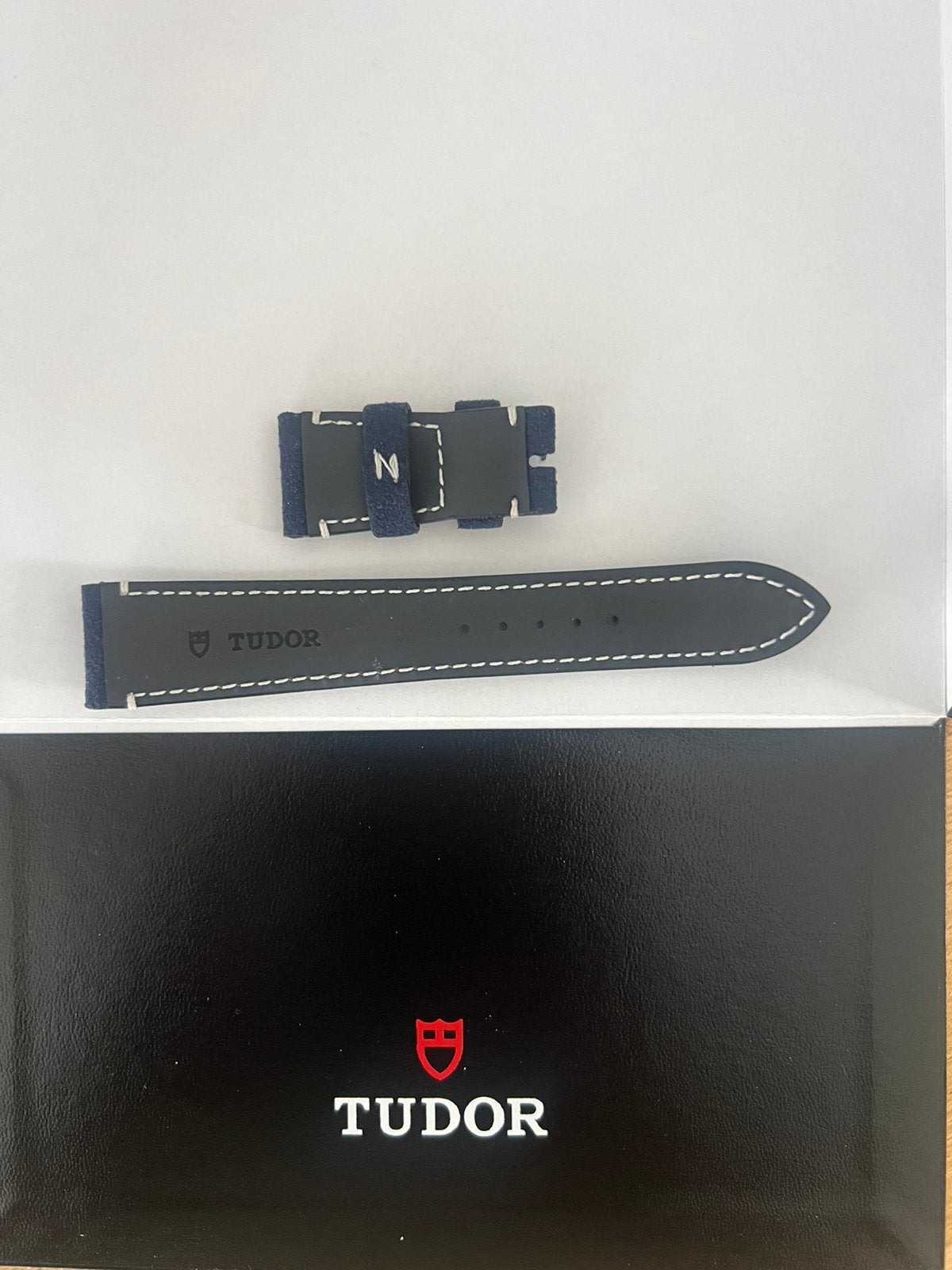 Suède band voor tudor black bay 58 blauw, Overige materialen, Leer, Polshorloge, Zo goed als nieuw