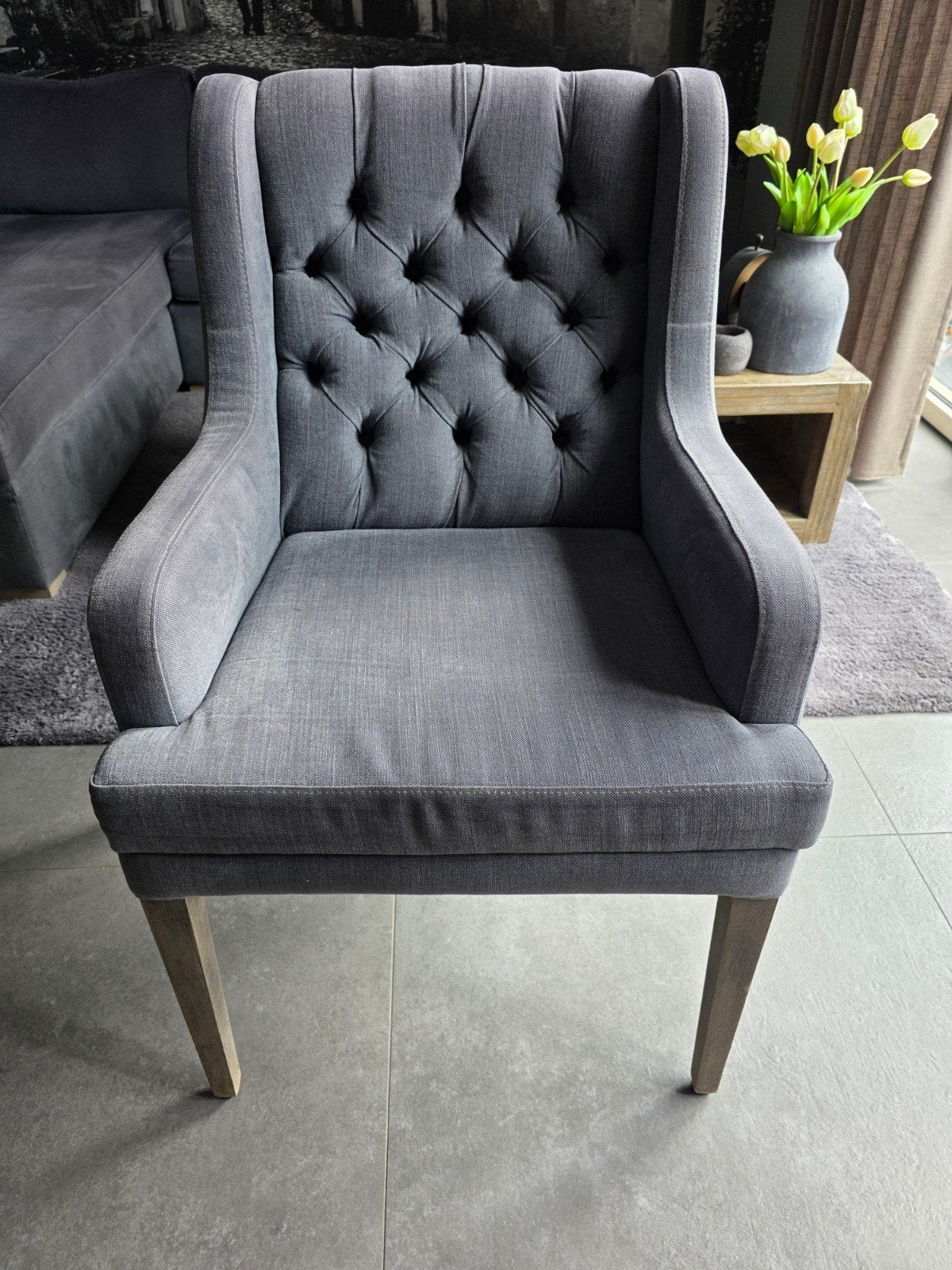 Eetkamerstoelen van Hoffz Interior - Grijs, Huis en Inrichting, Stoelen, Zo goed als nieuw, Vier, Hout, Stof, Grijs, Ophalen