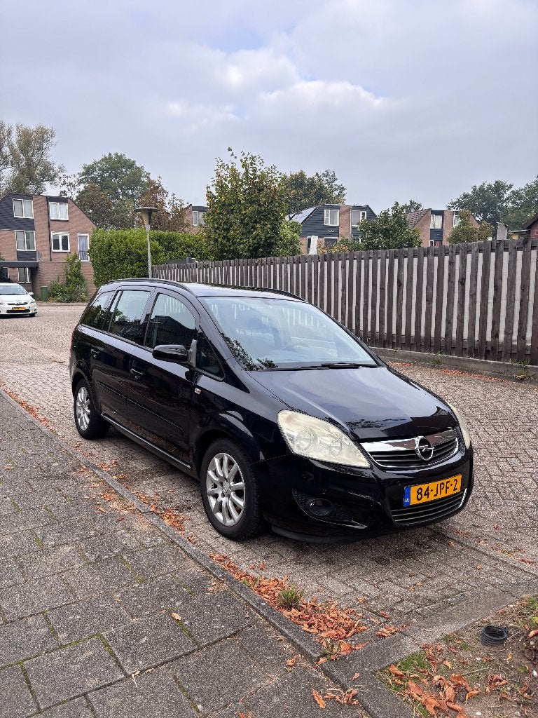 Opel Zafira 1.8 2009 7p · APK feb 27 · veel recent onderhoud, Voorwielaandrijving, Stof, Elektrische ramen, Zwart