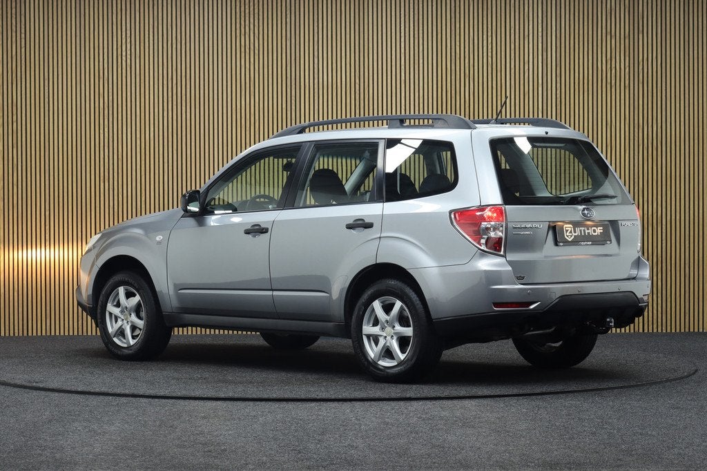 Subaru Forester 2.0 X Intro AWD | Afneembare Trekhaak | Crui, Auto's, Subaru, Euro 5, Stof, Zwart, 4 cilinders